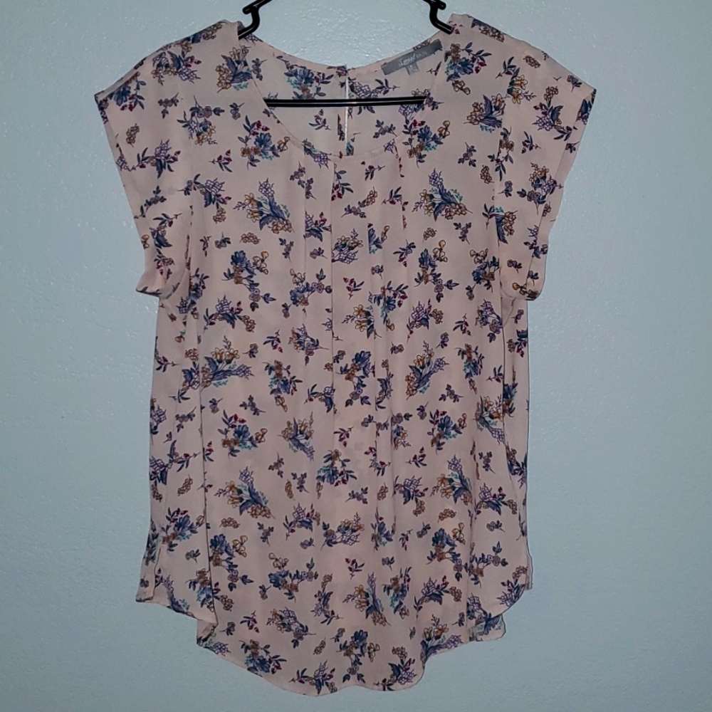 Floral short sleeve blouse
